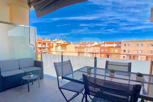 70m2, 2 chambres, moderne avec piscine communautaire