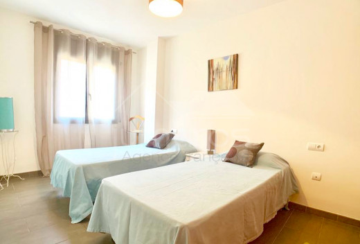 70m2, 2 chambres, moderne avec piscine communautaire