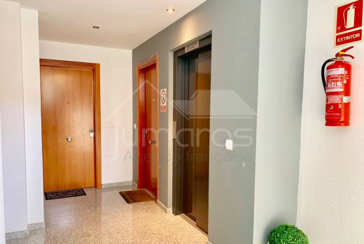 70m2, 2 chambres, moderne avec piscine communautaire