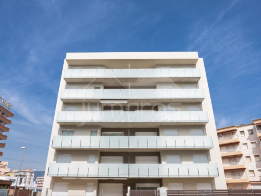 PROMOTION NEUVE : 3 chambres, 2ème étage à 200m de la plage
