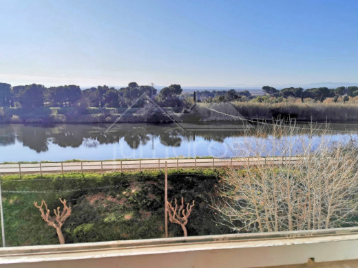 Studio avec vue sur la rivière Muga