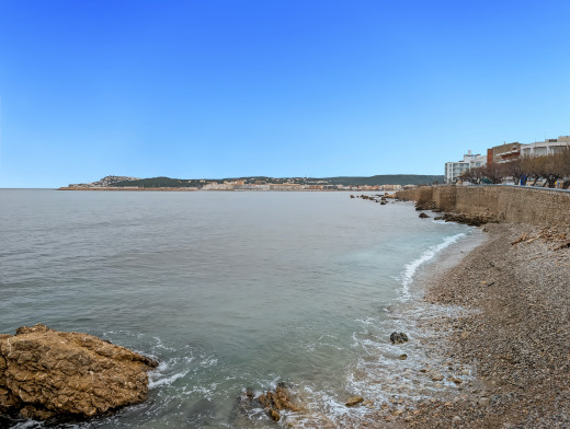 Opportunité Exceptionnelle : Restaurant en Première Ligne de Mer à La Escala