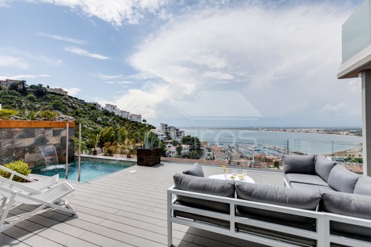 Maison neuve avec  vue mer et 3 chambres à Roses