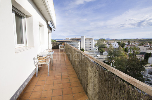 Magnifique atico 3 chambres, terrasse, piscine et parking