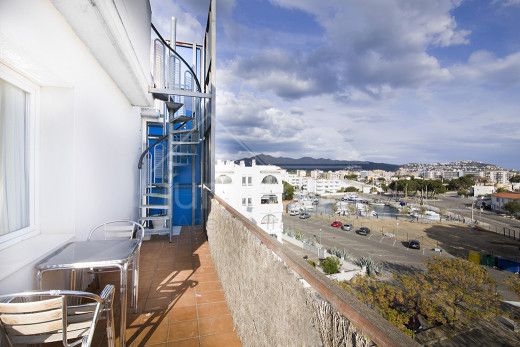 Magnifique atico 3 chambres, terrasse, piscine et parking