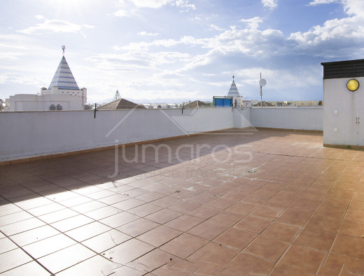 Magnifique atico 3 chambres, terrasse, piscine et parking