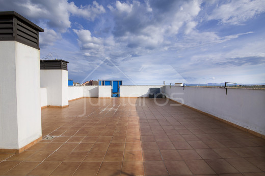 Magnifique atico 3 chambres, terrasse, piscine et parking