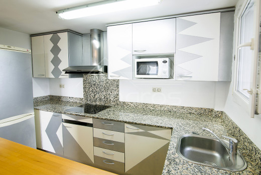 Magnifique atico 3 chambres, terrasse, piscine et parking
