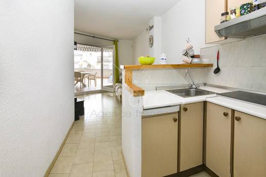 Apartamento con terraza, solarium y parking privado.