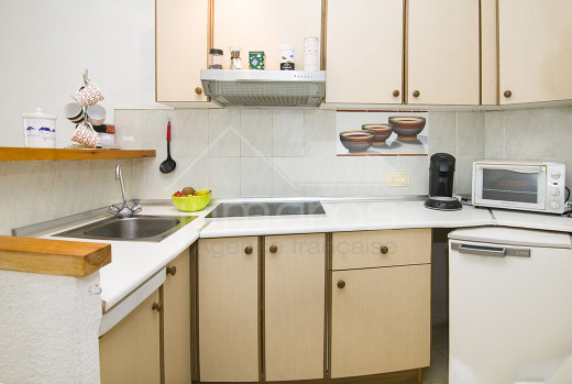 Apartamento con terraza, solarium y parking privado.
