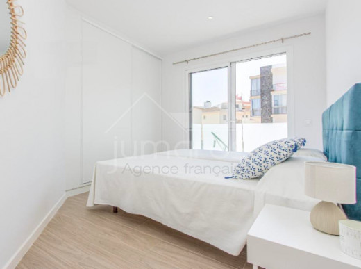 Appartement NEUF : 2 chambres, 1er étage à 200m de la plage