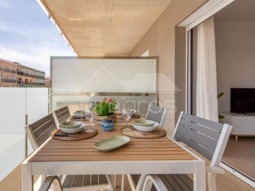 Appartement NEUF : 2 chambres, 1er étage à 200m de la plage