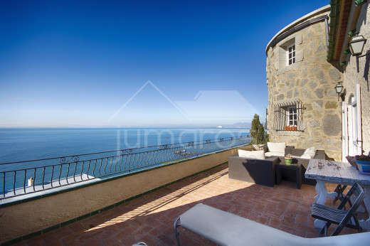 5 chambres, 260m2, emplacement idéal, vue mer, proche plage