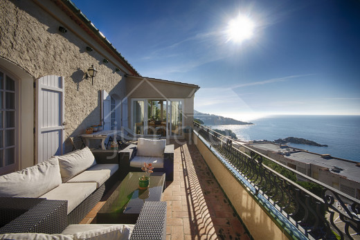 5 chambres, 260m2, emplacement idéal, vue mer, proche plage