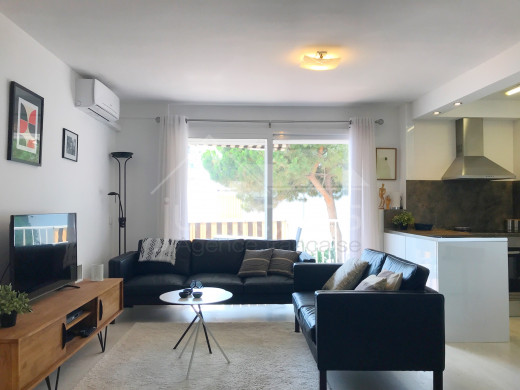 3 chambres, rénové, terrasse, vue mer, Canyelles