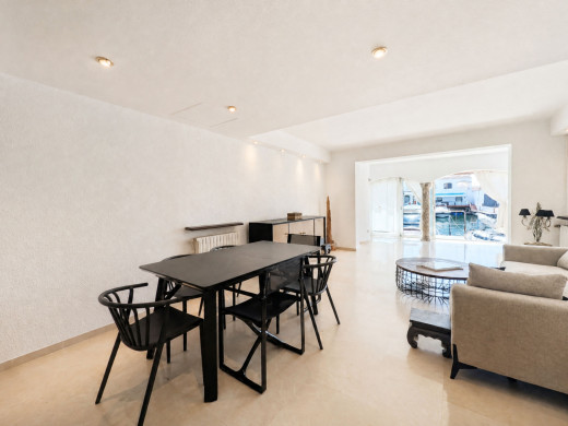 Maison avec vue canal, proche centre et plage à Salins, Empuriabrava