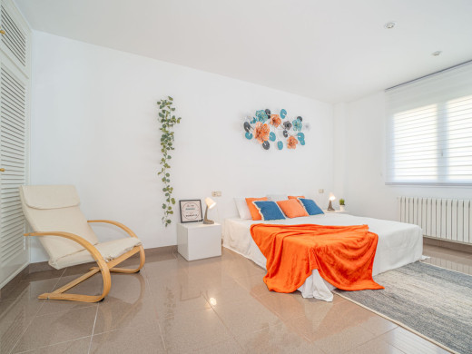 Maison unique avec jardin et garage dans le centre de Figueres