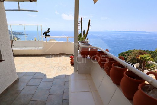 Sea view, 18m2 terrace and 2 bedrooms