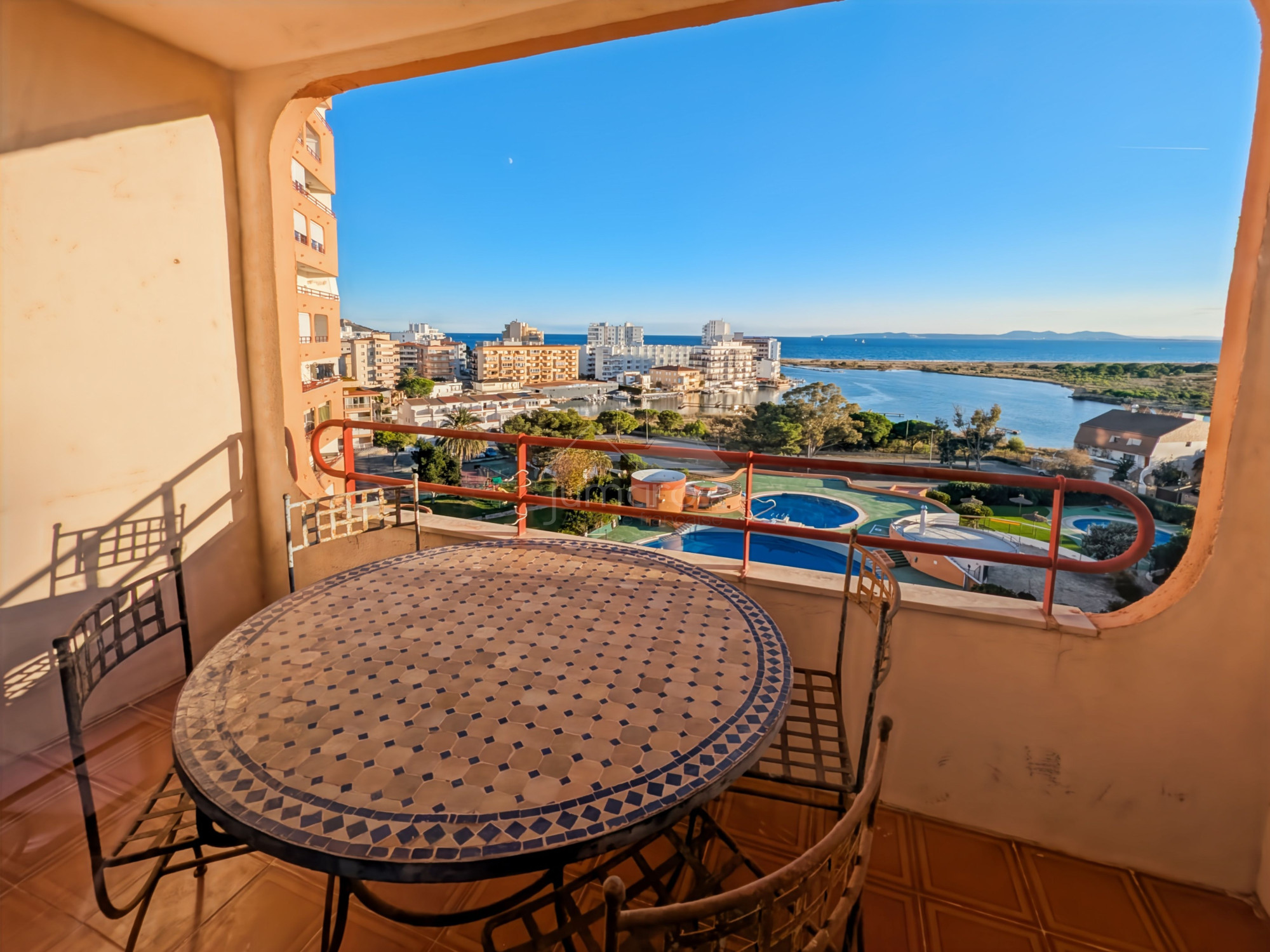 Studio avec vue mer et piscine à Roses