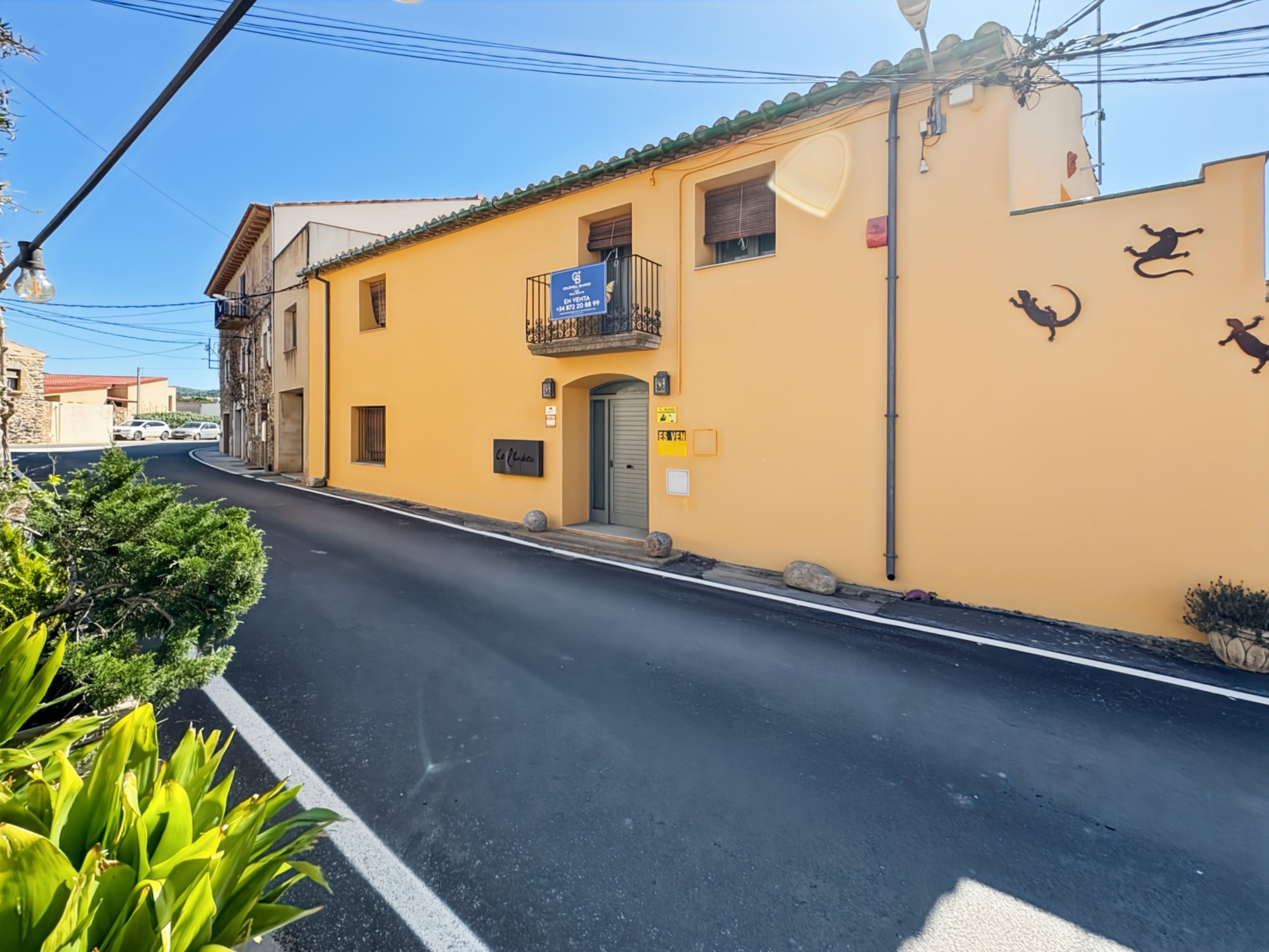 House with tourist rental licence in Garriguella