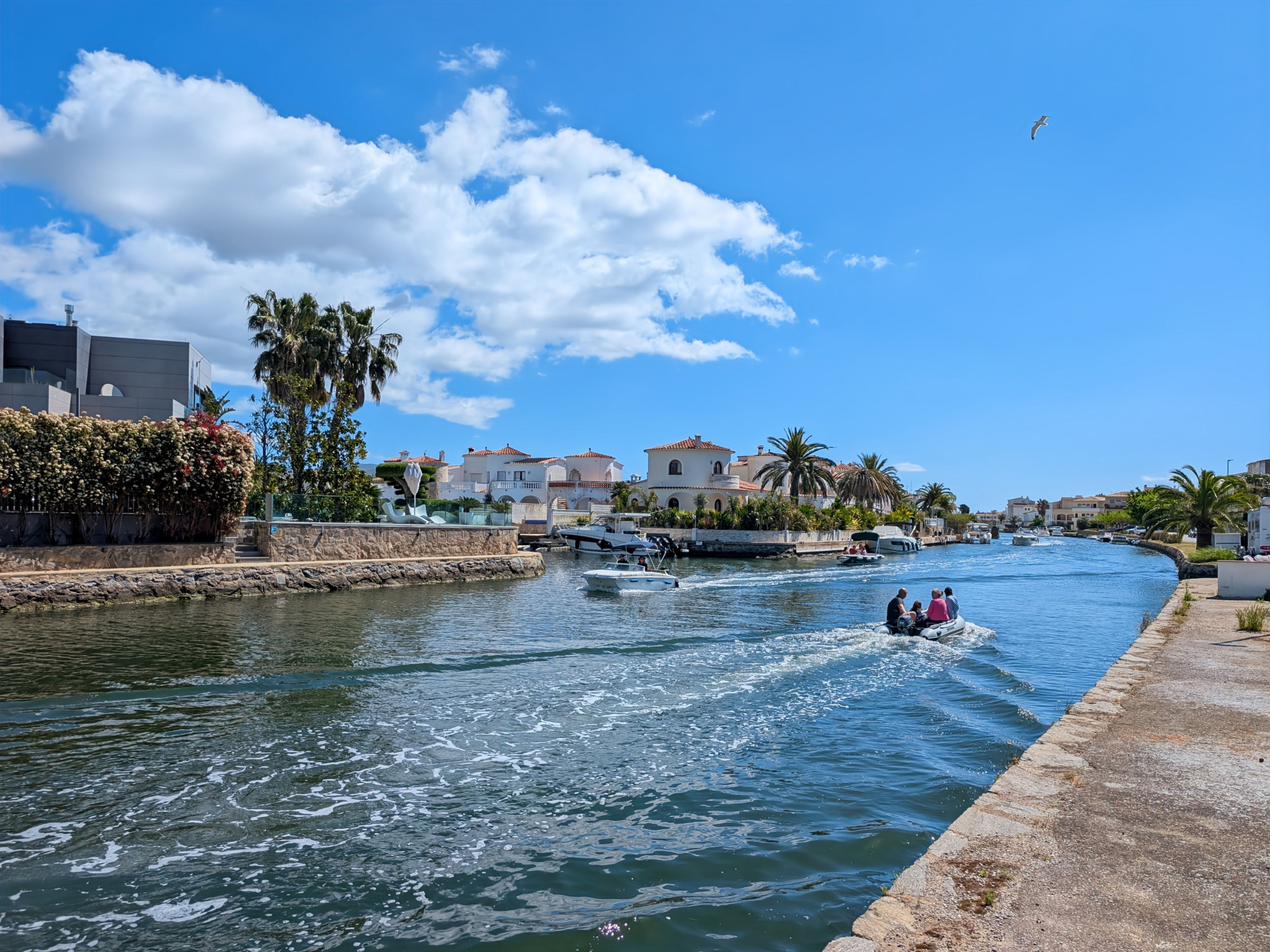 Maison de pêcheur rénovée avec amarre de 15m x 5m en propriété