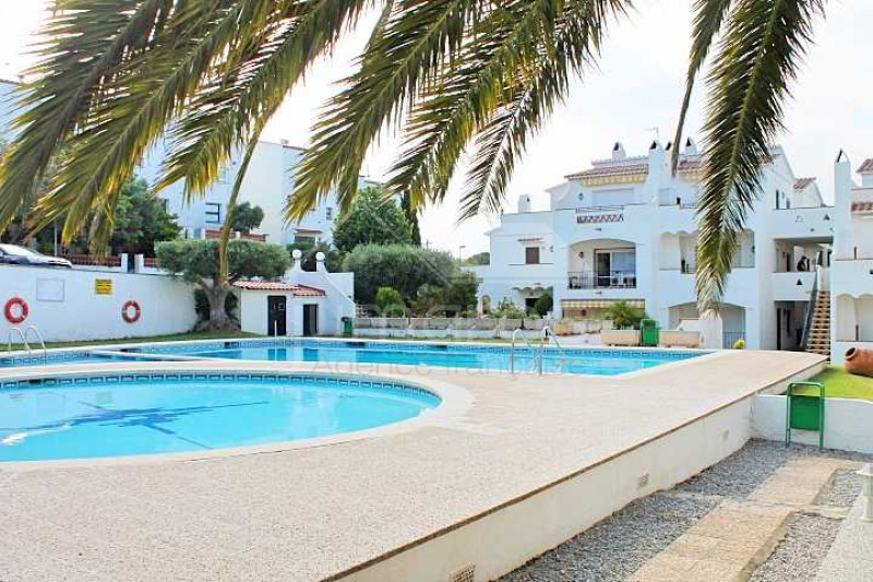 Appartement avec terrasse, piscine et parking