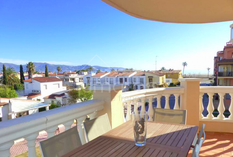 Très bel appartement près de la mer à Empuriabrava